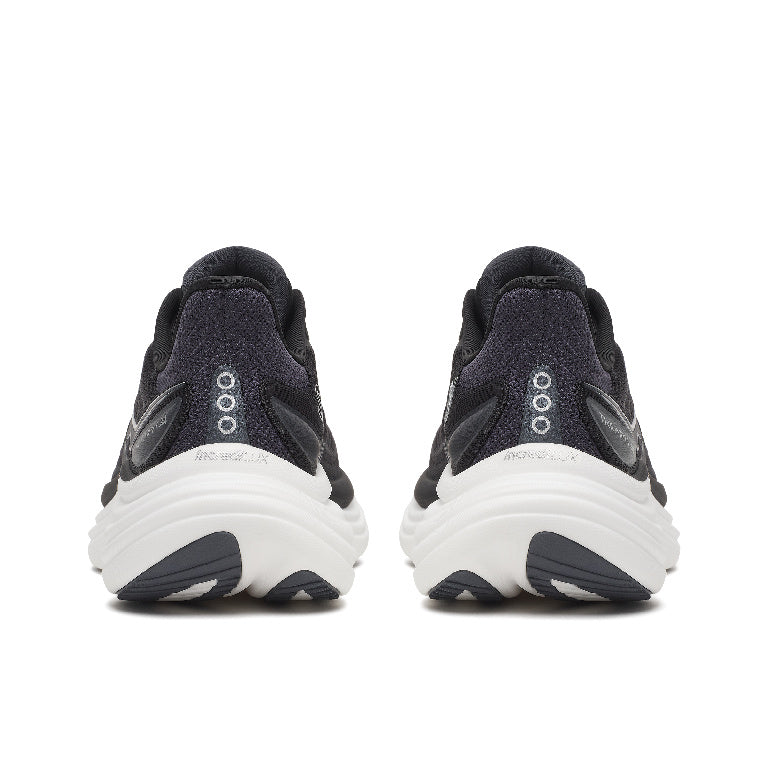 Saucony Men's Triumph 24 Running Shoes in Black/Silver