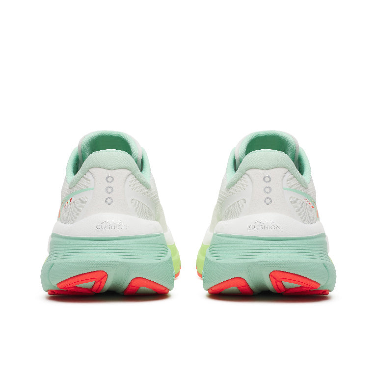 Saucony Women's Guide 19 Running Shoes in White/Tint