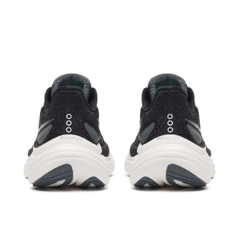 Saucony Men's Triumph 24 Running Shoes in Black/Silver (Wide)