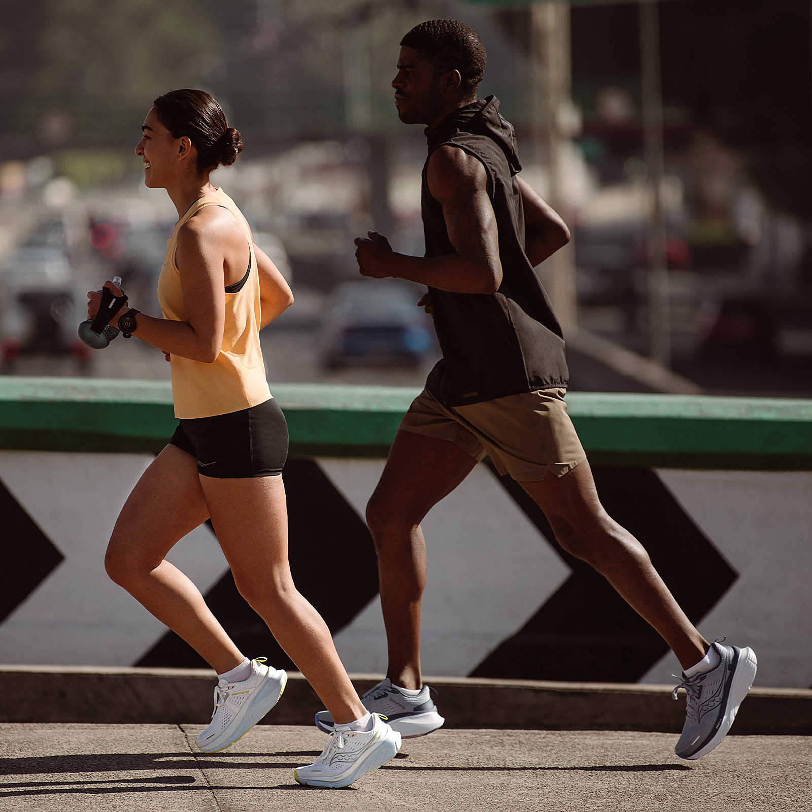 Saucony Women's Guide 18 Running Shoes in White/Ice Melt