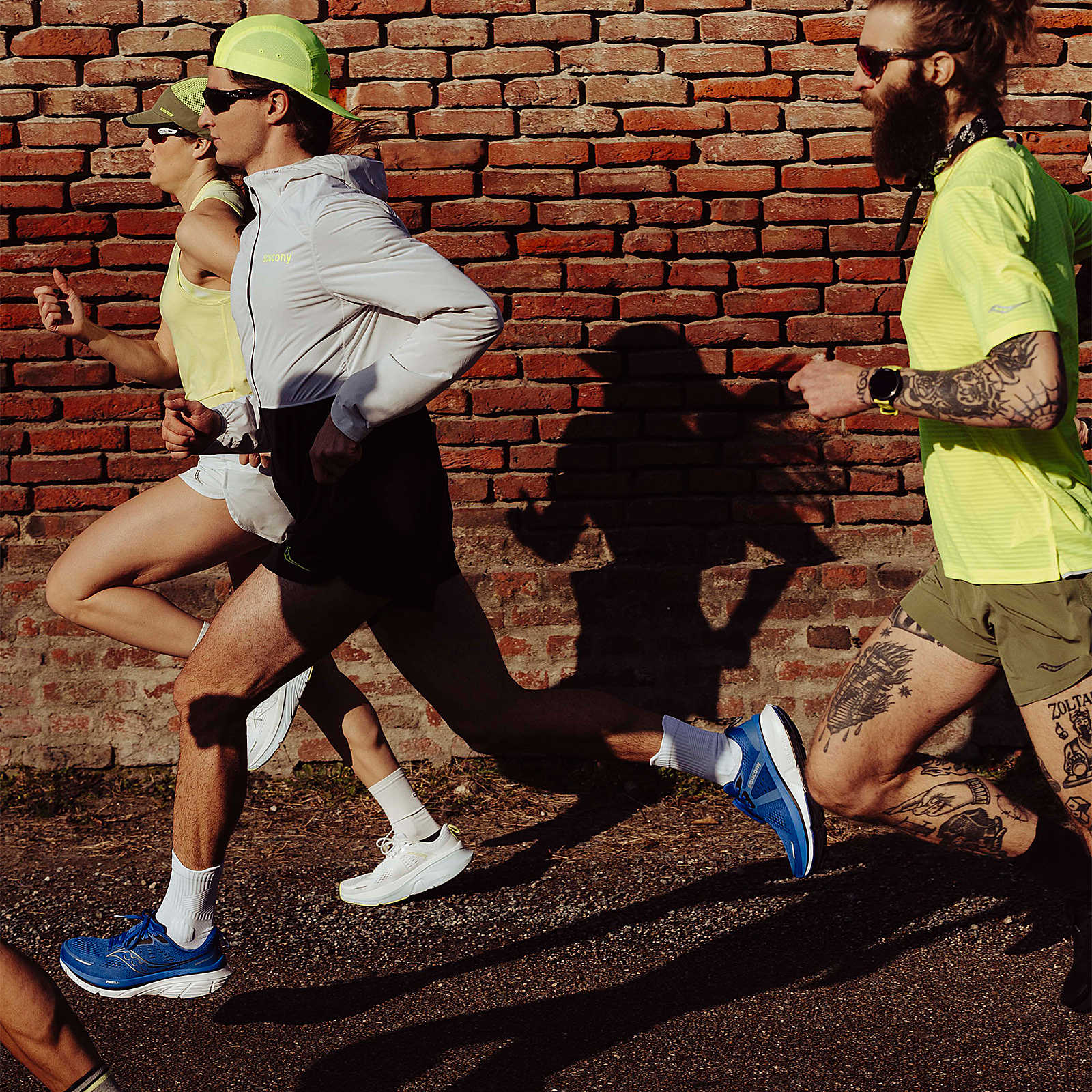 Saucony Men's Guide 18 Running Shoes in White/Peel