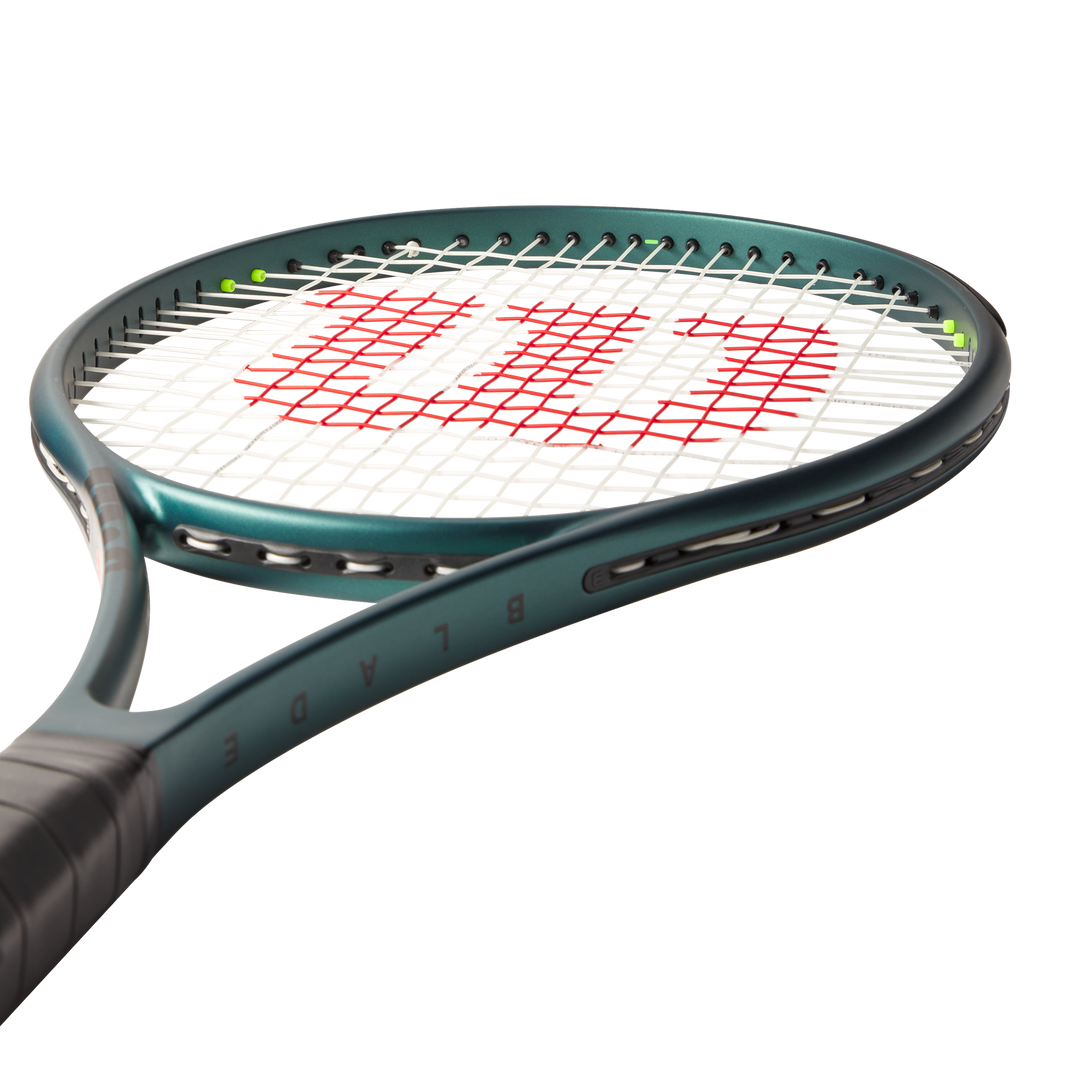 Wilson Blade 104 V9 Tennis Racquet