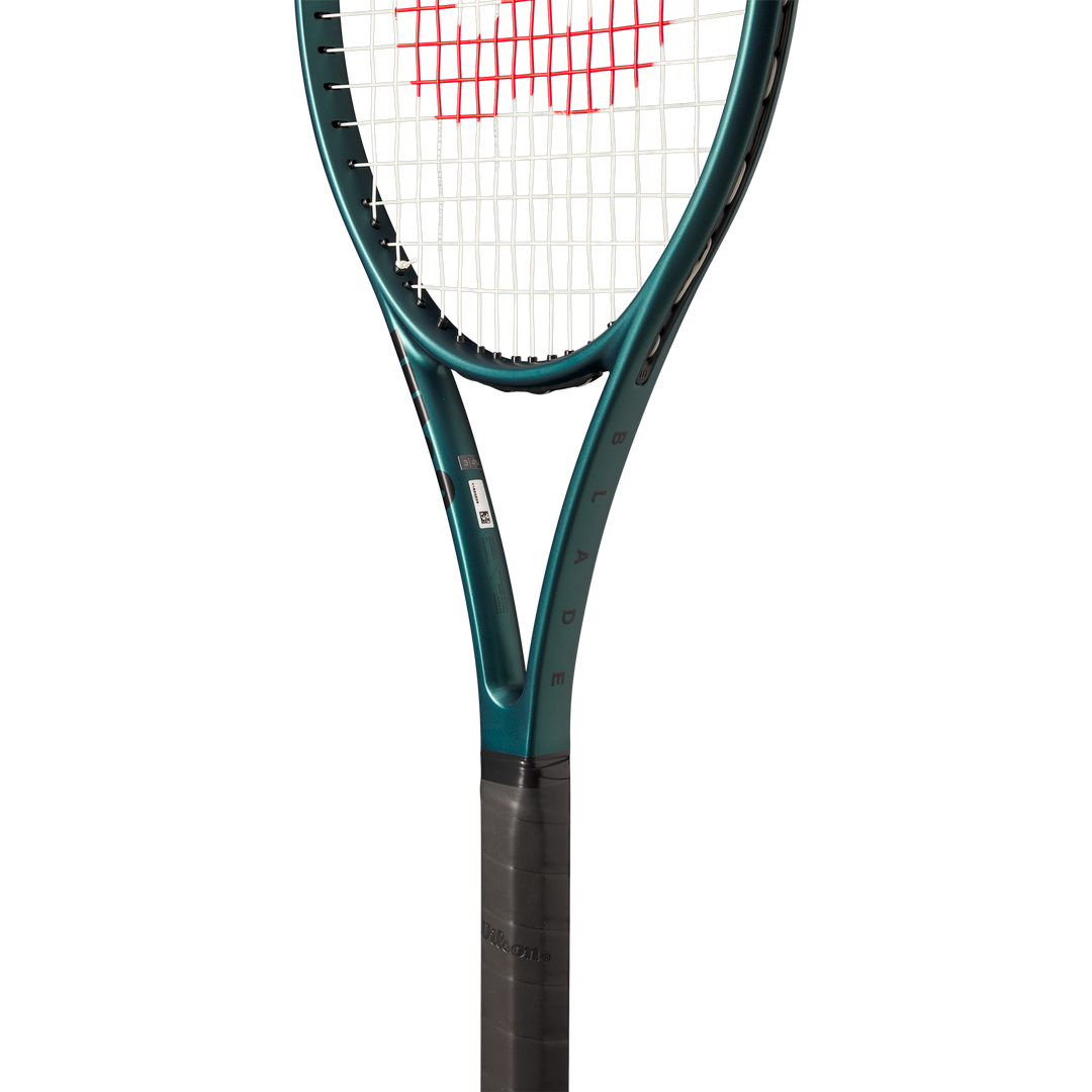 Wilson Blade 104 V9 Tennis Racquet