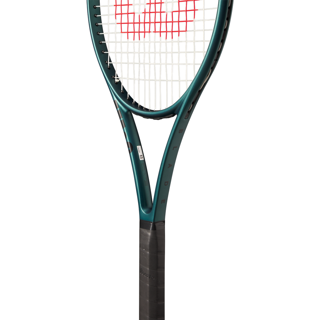 Wilson Blade 100L V9 Tennis Racquet