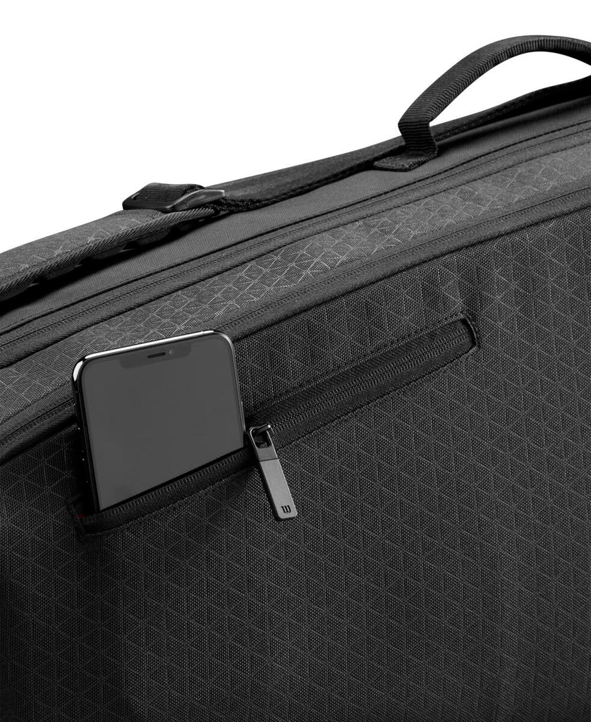 Wilson Clash 3pk Tennis Racquet Bag v3 in Black/Infrared