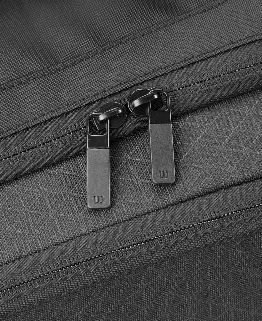 Wilson Clash 6pk Tennis Racquet Bag v3 in Black/Infrared