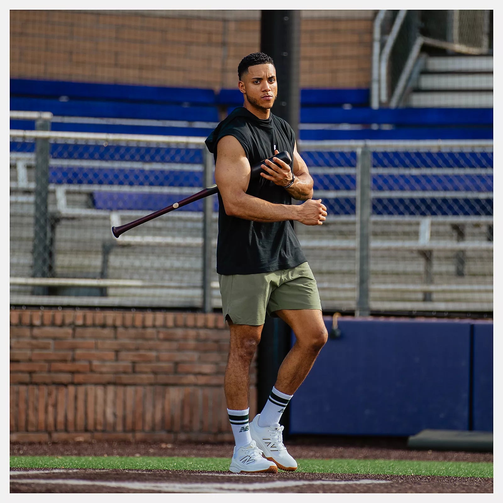 New Balance Men's Fresh Foam 3000v7 Turf-Trainer in Nb 103 White