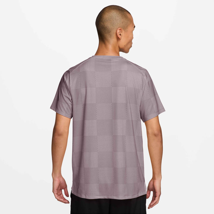 Nike Court Advantage Printed Tee in Lt Violet Ore/Black