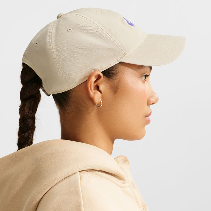 Nike Club Unstructured Futura Wash Cap in Lt Khaki/Sapphire