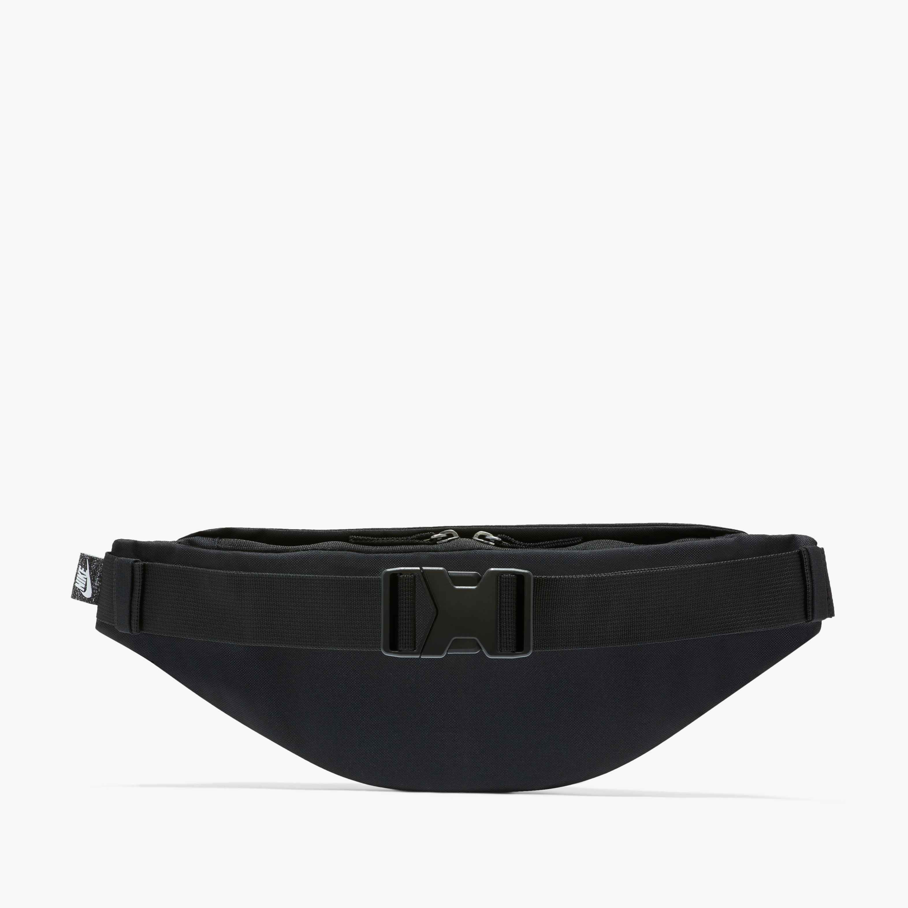 Nike Heritage Waistpack in Black/Black/White