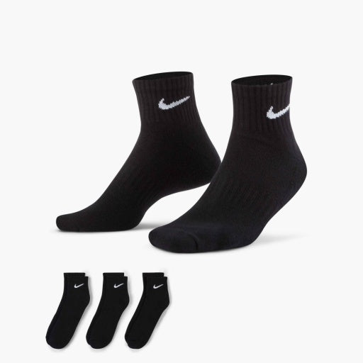 Nike Everyday Cushioned Ankle Socks in Black / White