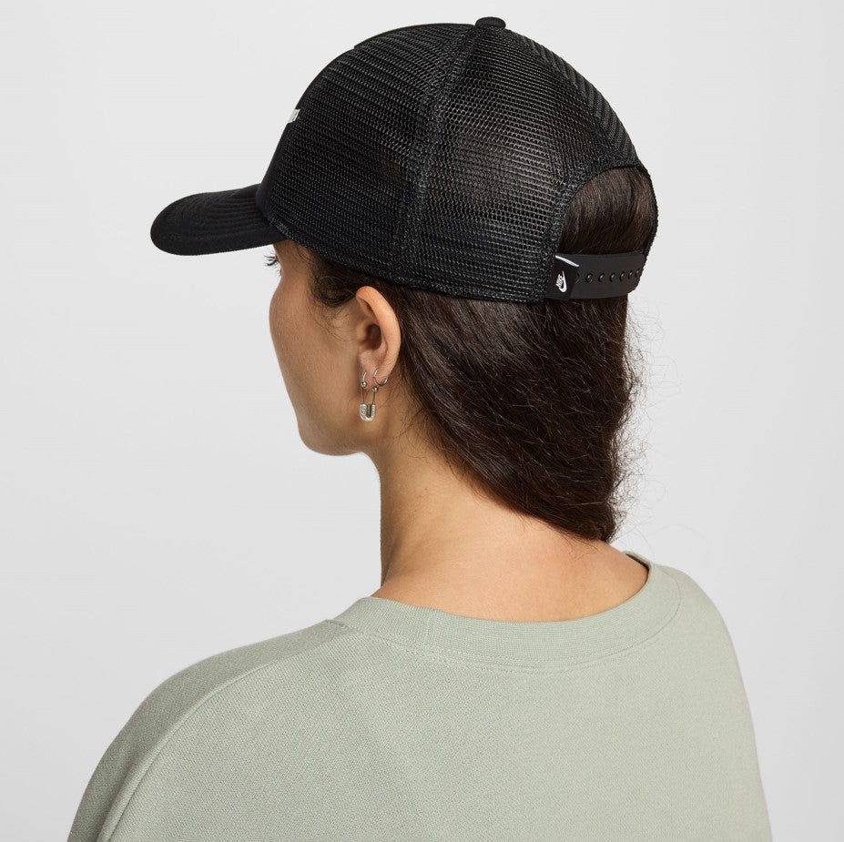 Nike Unisex Rise Structured Trucker Cap in Black/Black/Black/White