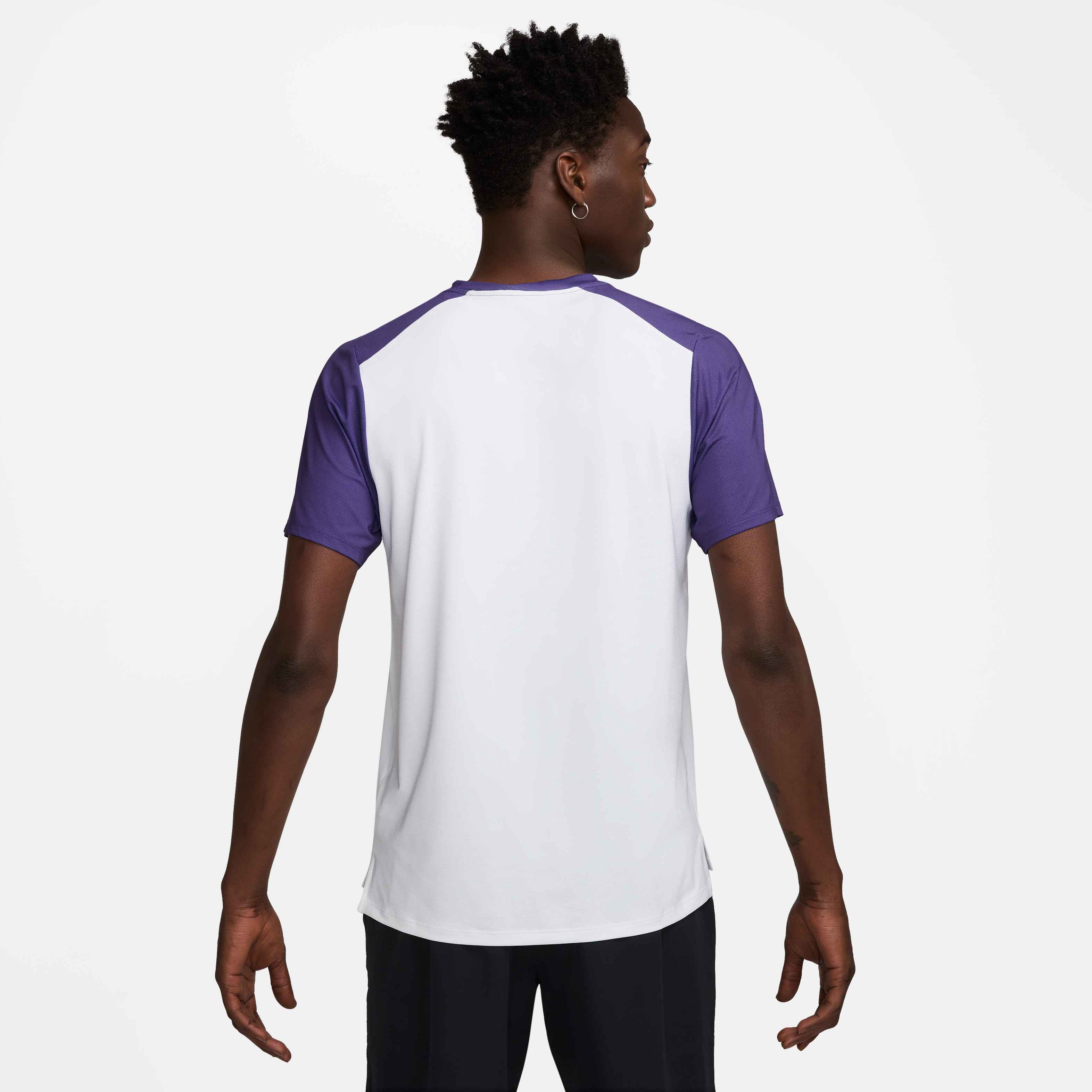 Nike Court Advantage Men's Tennis Top Print in Wild Grape/White