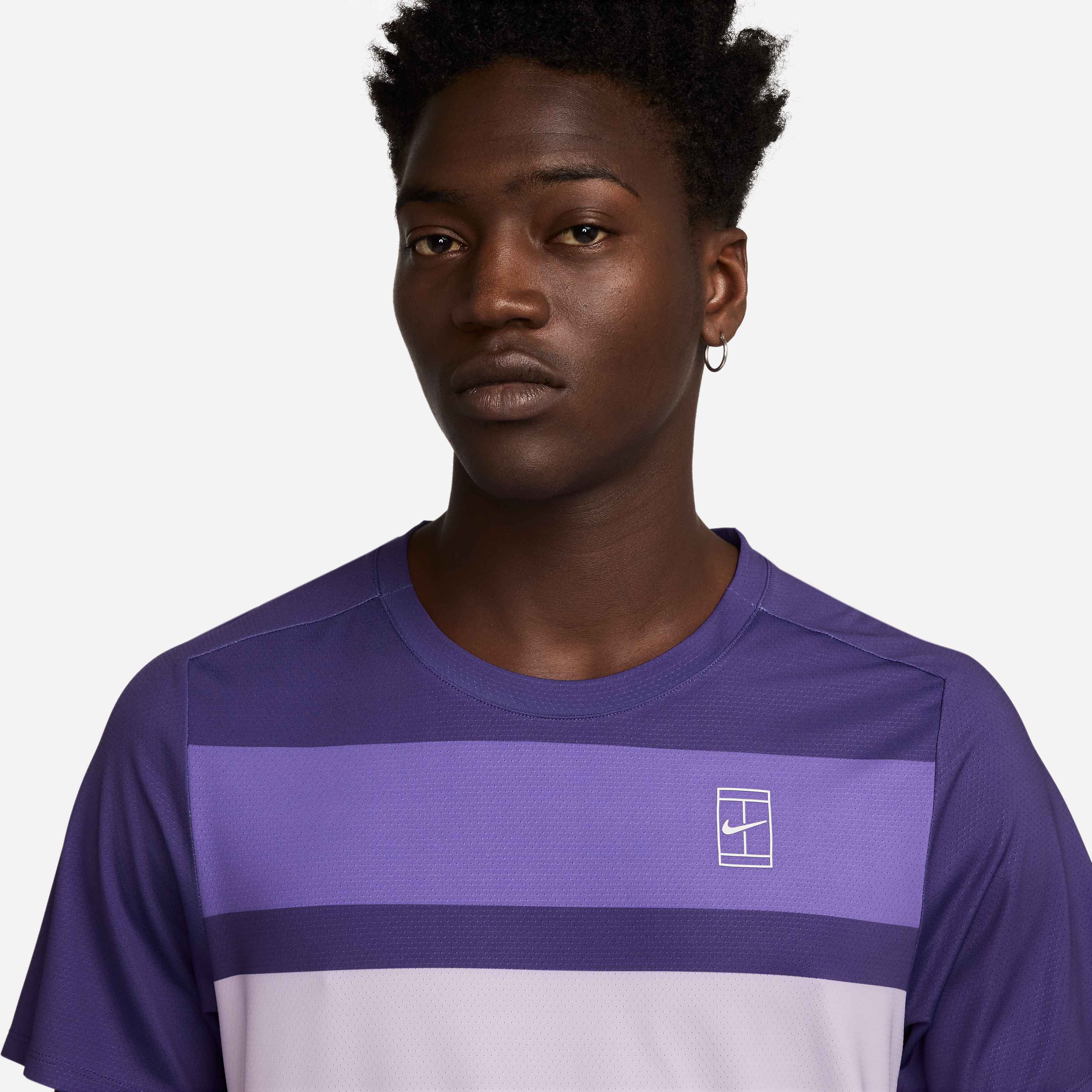 Nike Court Advantage Men's Tennis Top Print in Wild Grape/White