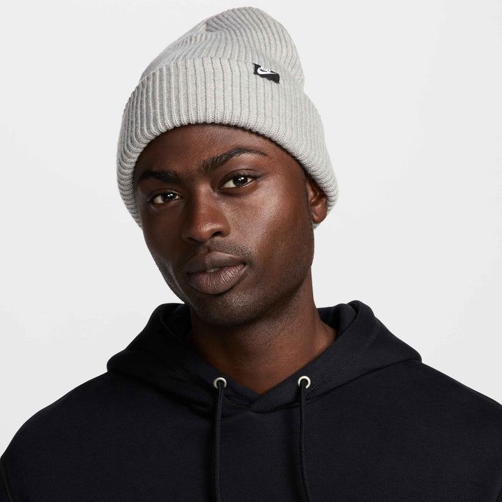 Nike Unisex Peak Tall Cuff Futura Beanie in Dk Grey Heather